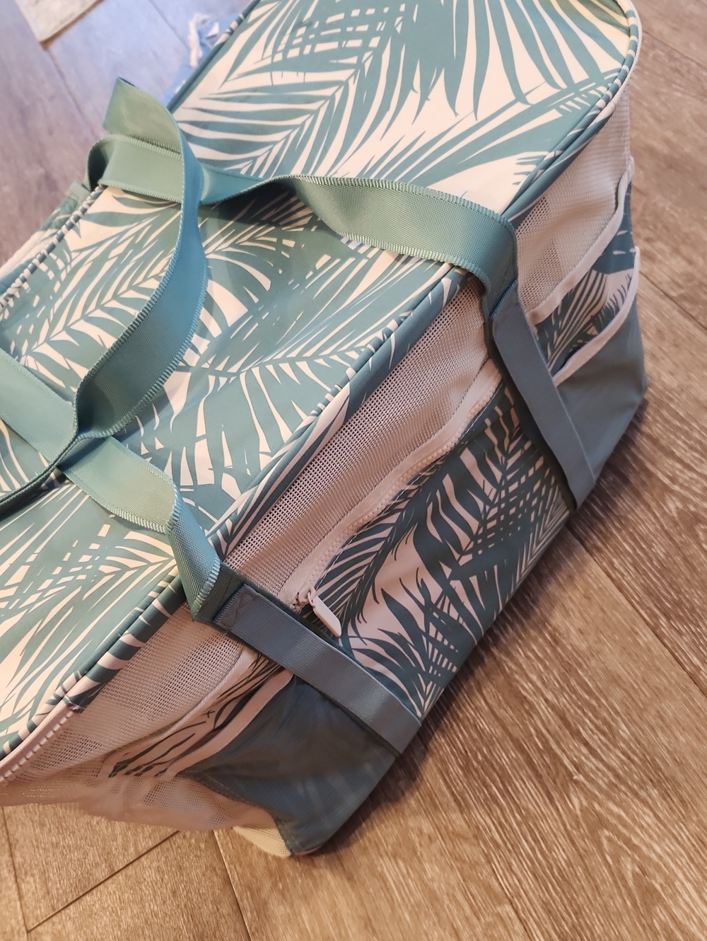 NWT BEACH BUNDLE SELLING TOGETHER - Picture 4 of 9